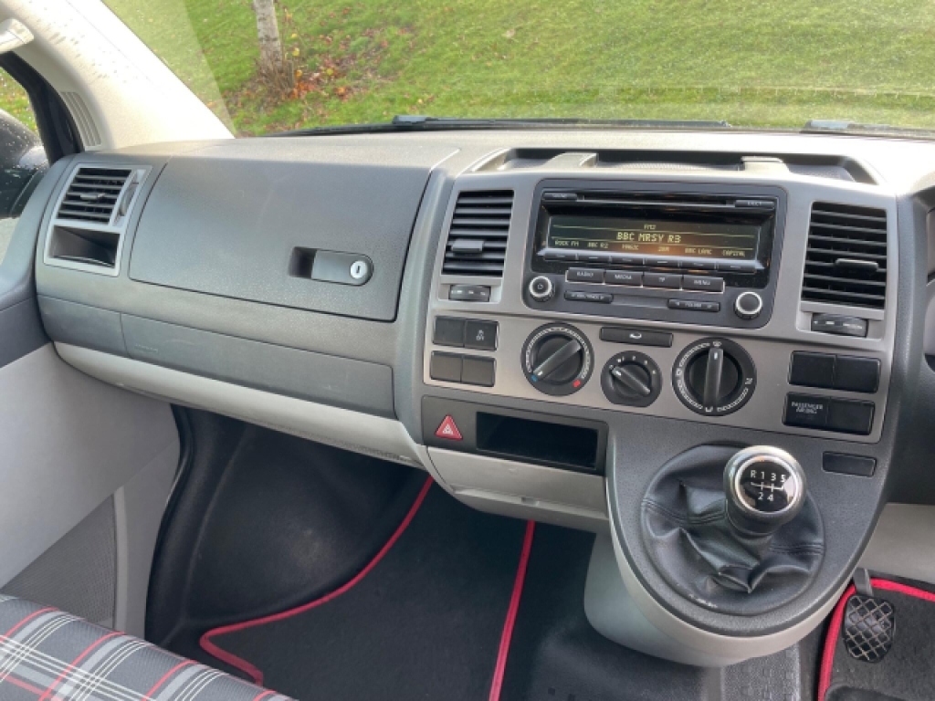 Volkswagen Transporter Mpv White #18