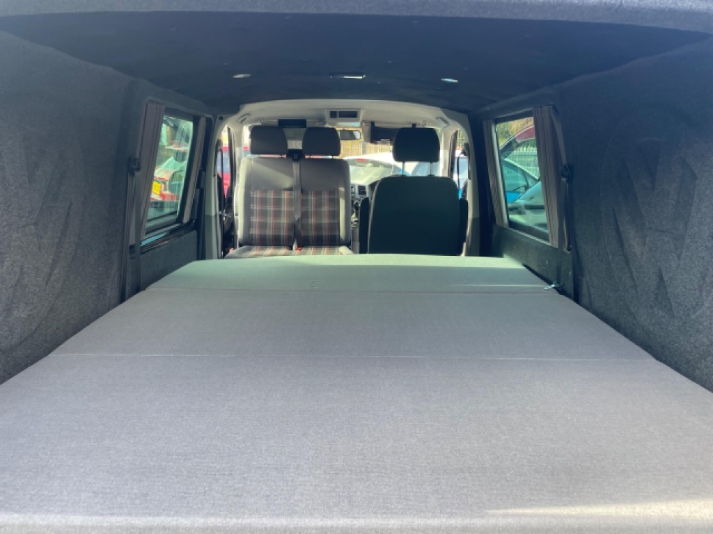 Volkswagen Transporter Mpv White #22