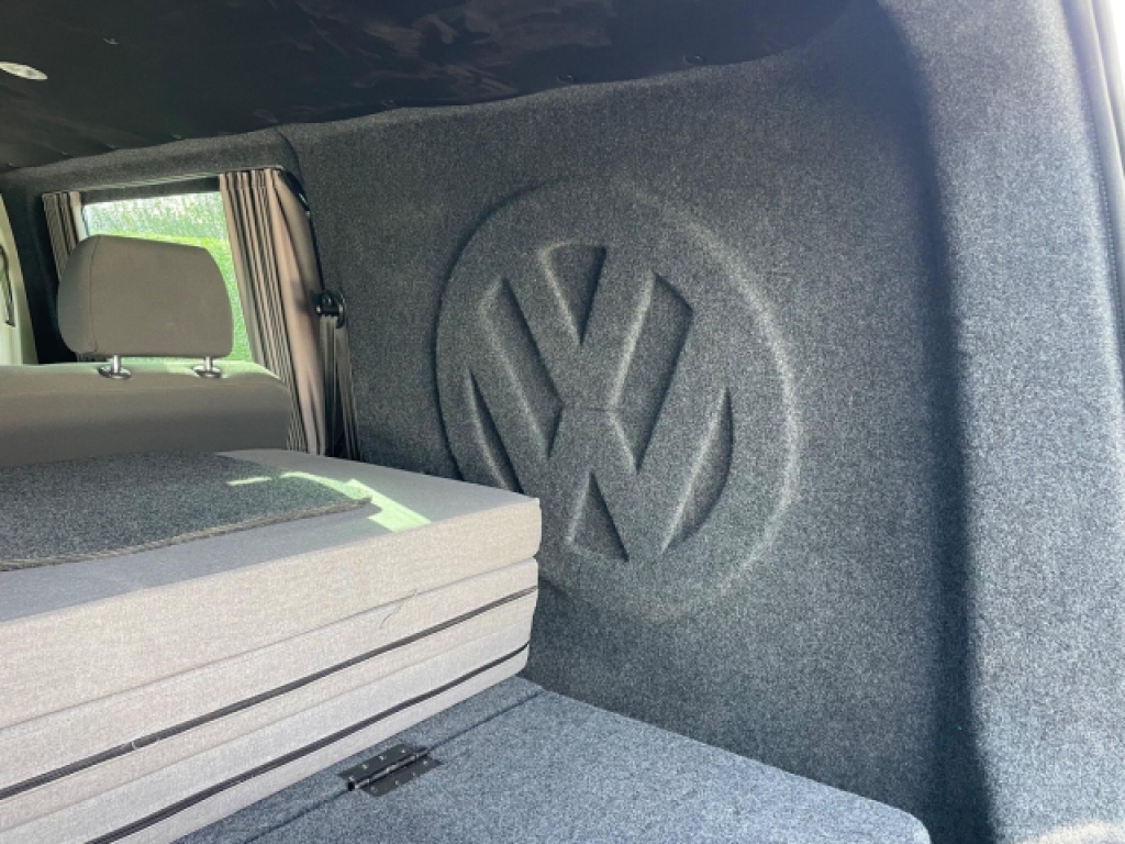 Volkswagen Transporter Mpv White #12