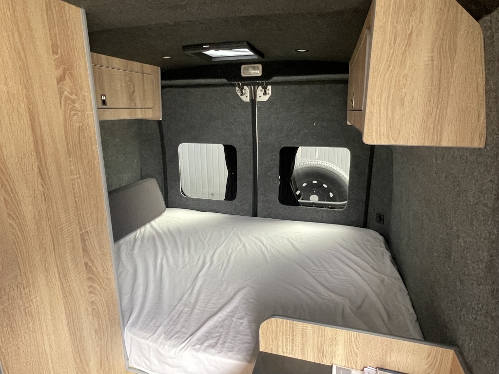 Peugeot Boxer Professional Blue #26