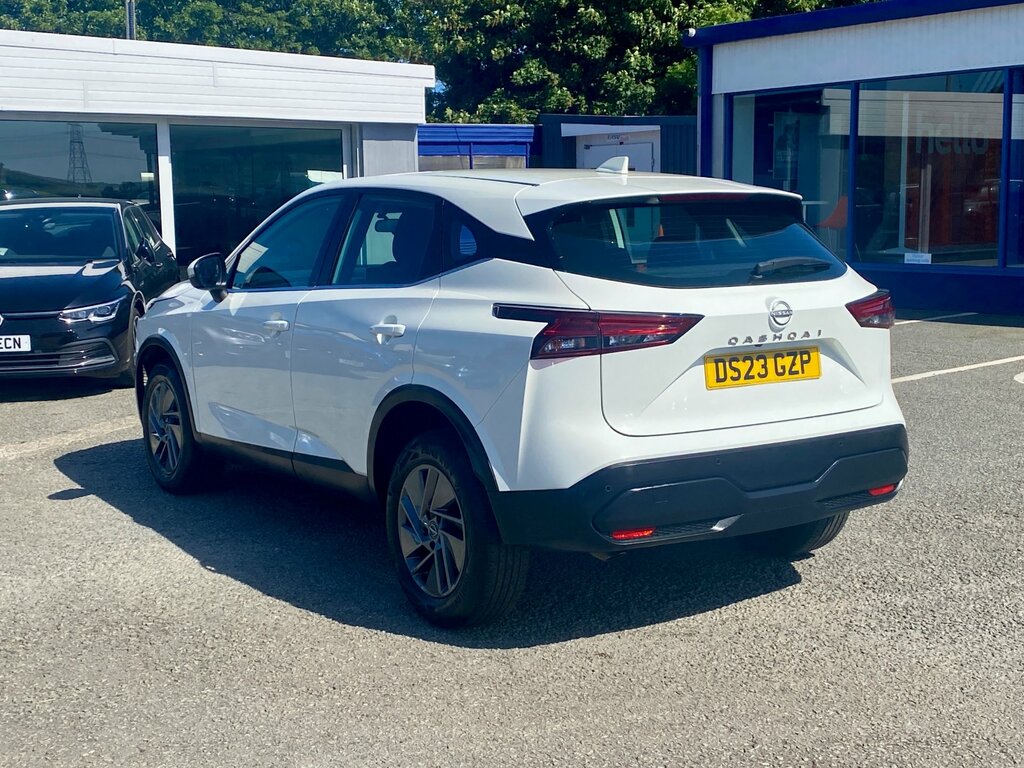 Nissan Qashqai 1.3 Dig-t Mhev Acenta Premium Suv Hybri DS23GZP White #5