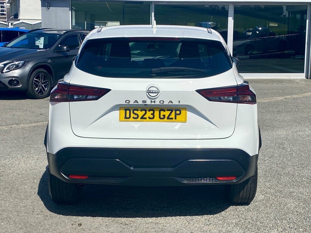 Nissan Qashqai 1.3 Dig-t Mhev Acenta Premium Suv Hybri DS23GZP White #6