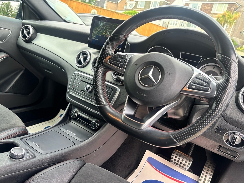 Mercedes-Benz GLA Class 2.1 Gla220d Amg Line Premium Suv 7G-d KO66HTA Blue #4