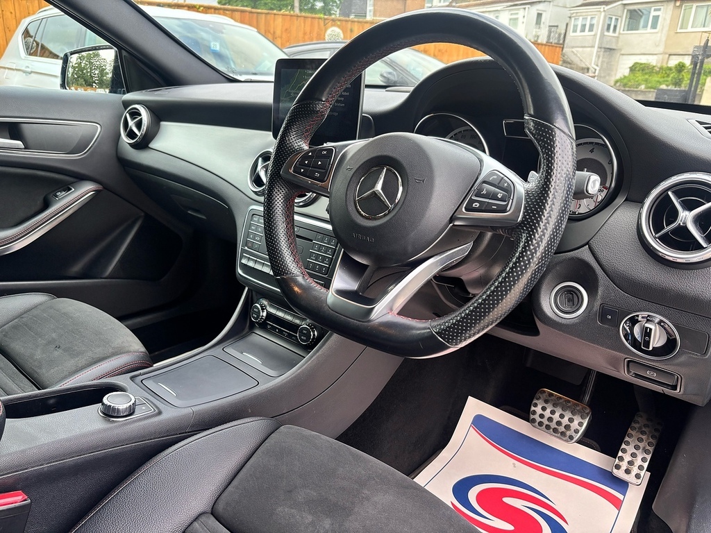 Mercedes-Benz GLA Class 2.1 Gla220d Amg Line Premium Suv 7G-d KO66HTA Blue #3