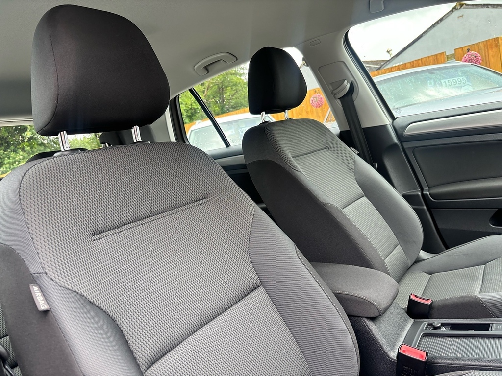 Volkswagen Golf Golf R Tsi White #8