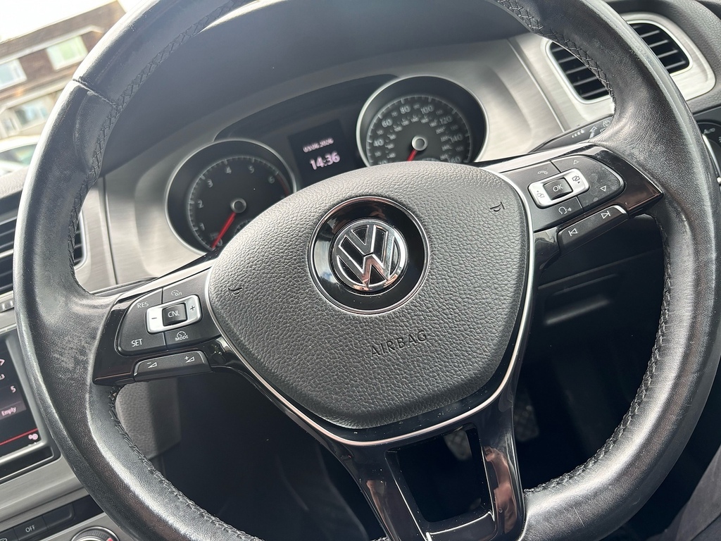 Volkswagen Golf Golf R Tsi White #18