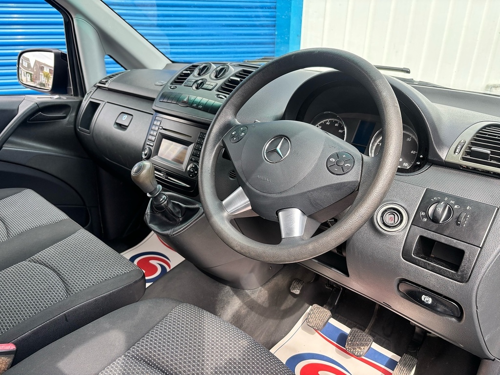 Mercedes-Benz Vito 113 Cdi Dualiner Minibus 2.1 White
