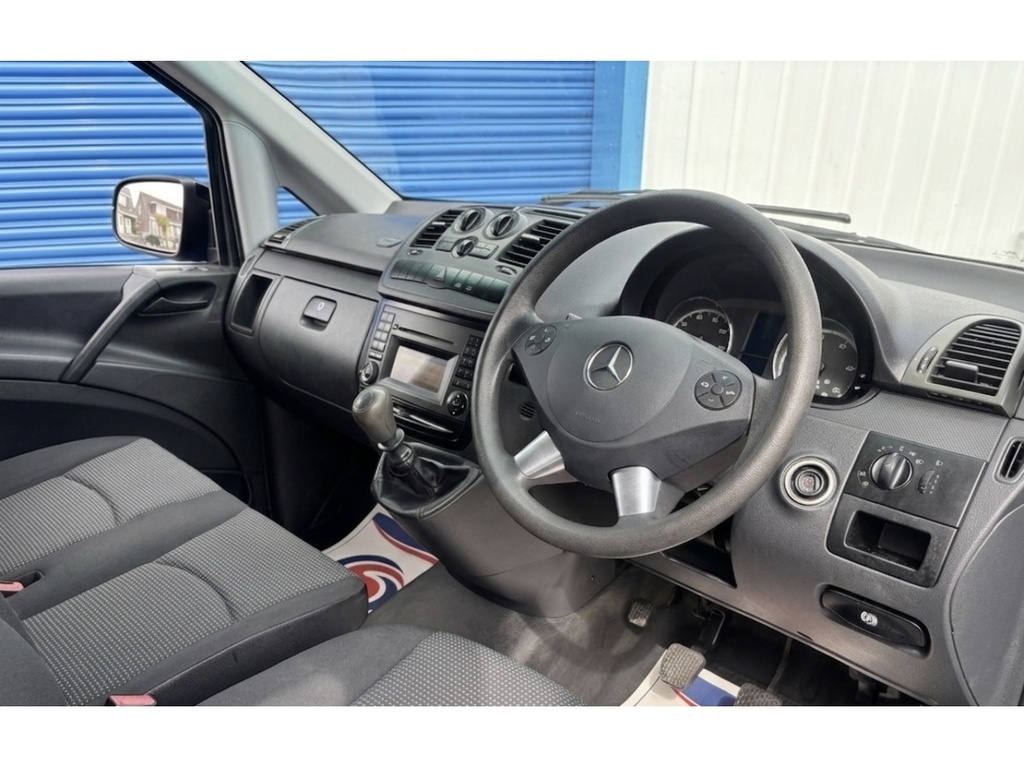Mercedes-Benz Vito 113 Cdi Dualiner Minibus 2.1 White #2