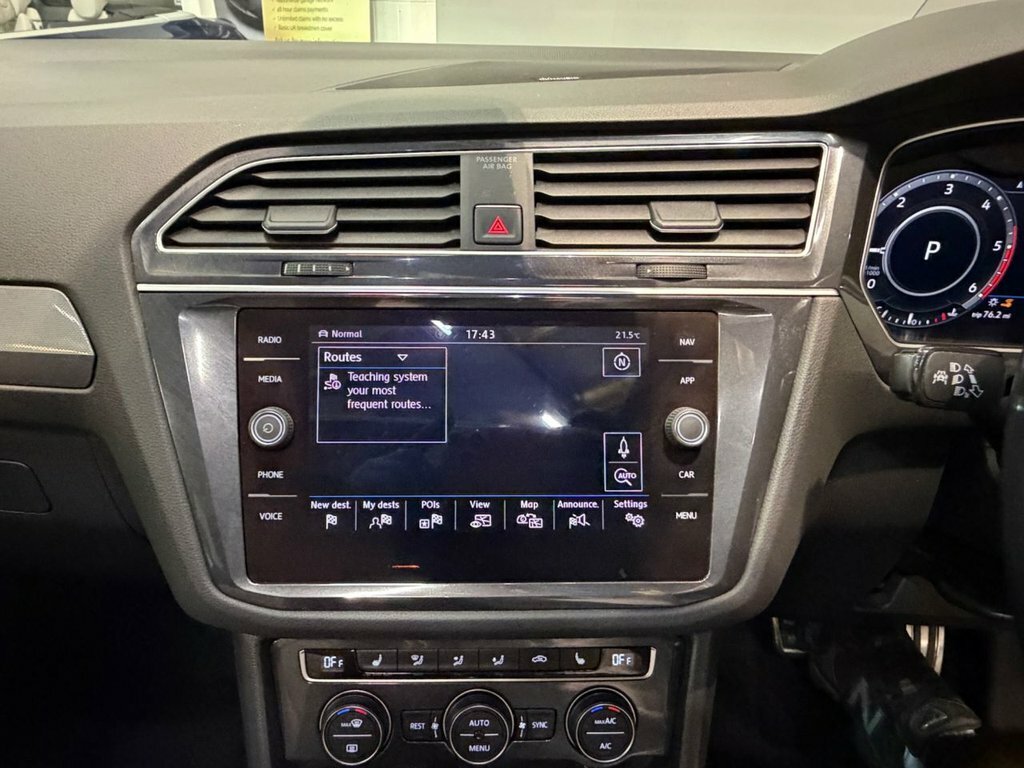 Volkswagen Tiguan 2.0 Tdi Bluemotion Tech Se Navigation Suv Dies Black #22