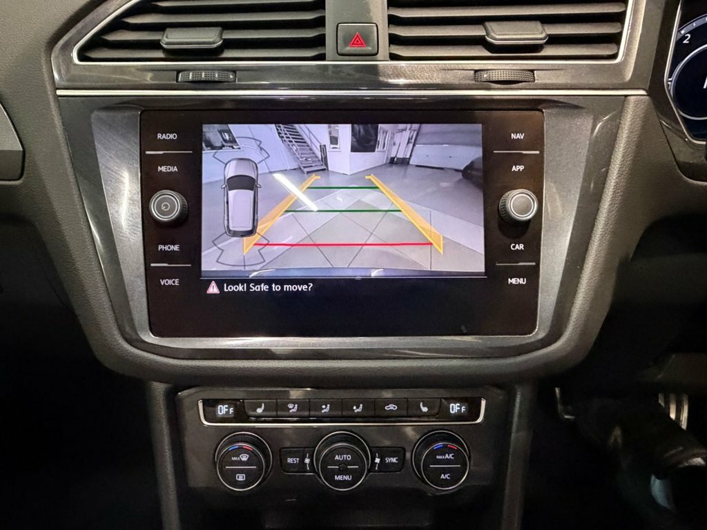 Volkswagen Tiguan 2.0 Tdi Bluemotion Tech Se Navigation Suv Dies Black #20