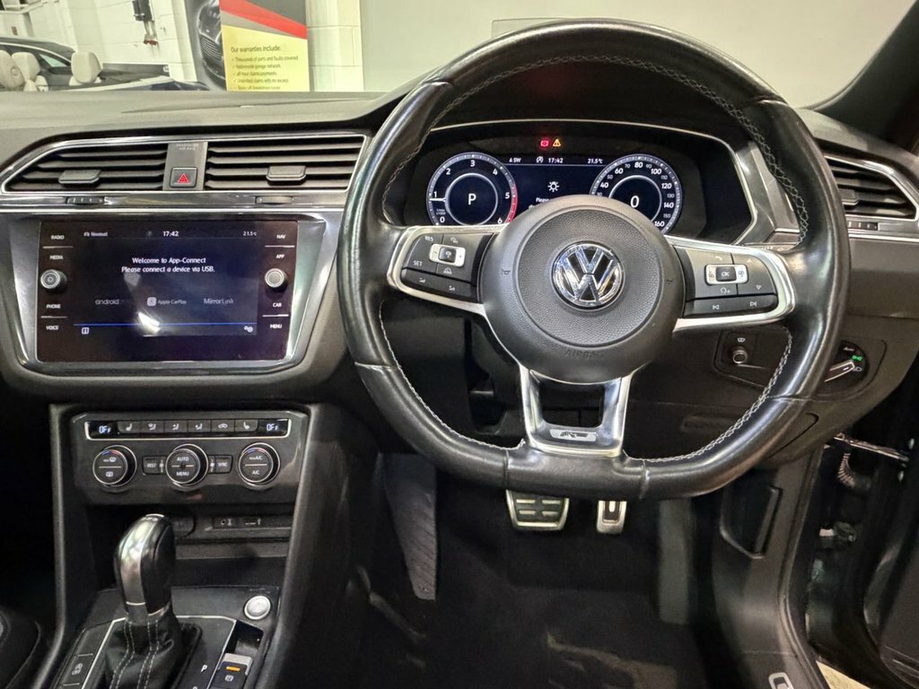 Volkswagen Tiguan 2.0 Tdi Bluemotion Tech Se Navigation Suv Dies Black #14