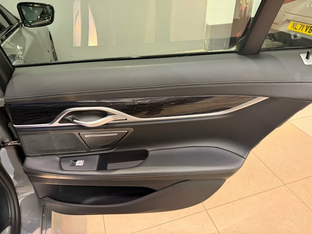 BMW 7 Series  Black #34