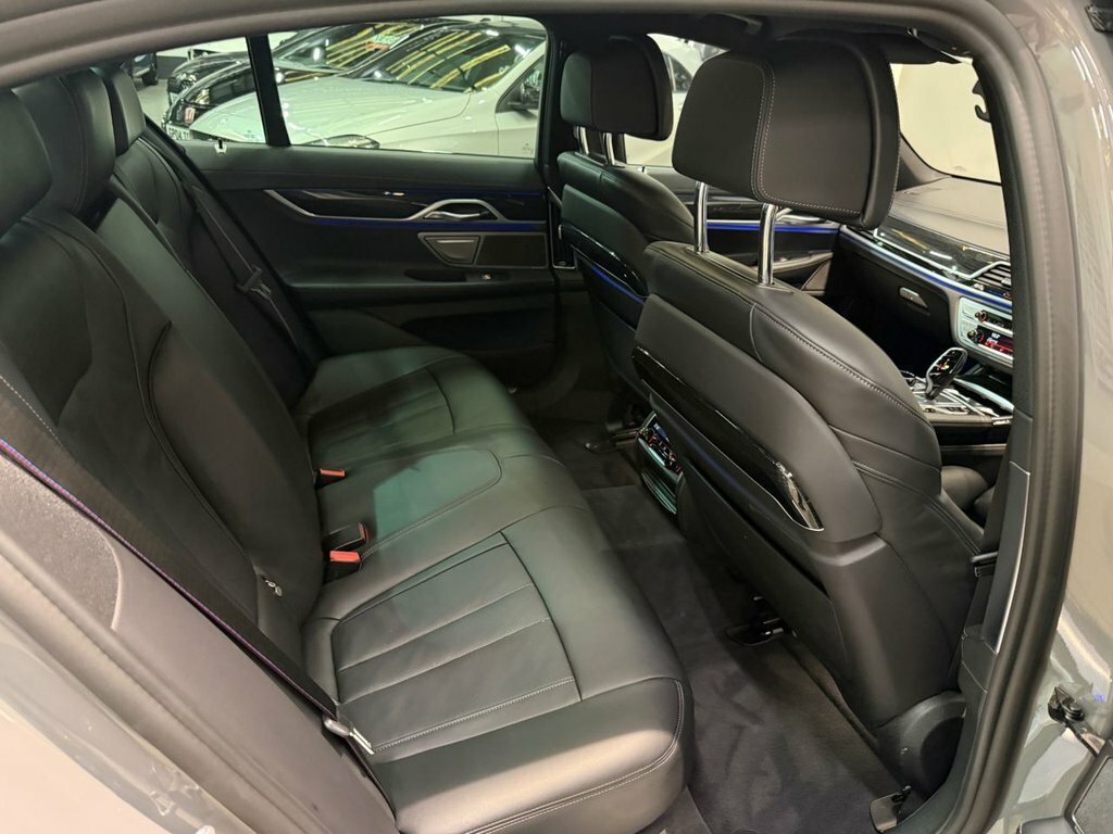 BMW 7 Series  Black #31