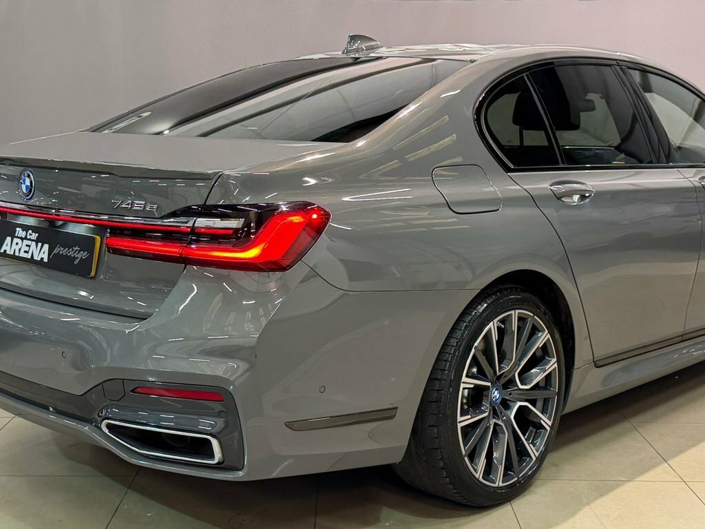 BMW 7 Series  Black #9