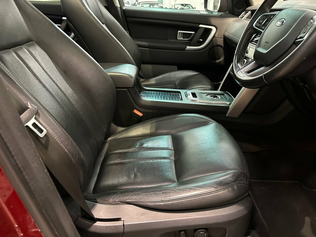 Land Rover Discovery Sport 2L Hse Black Red #4