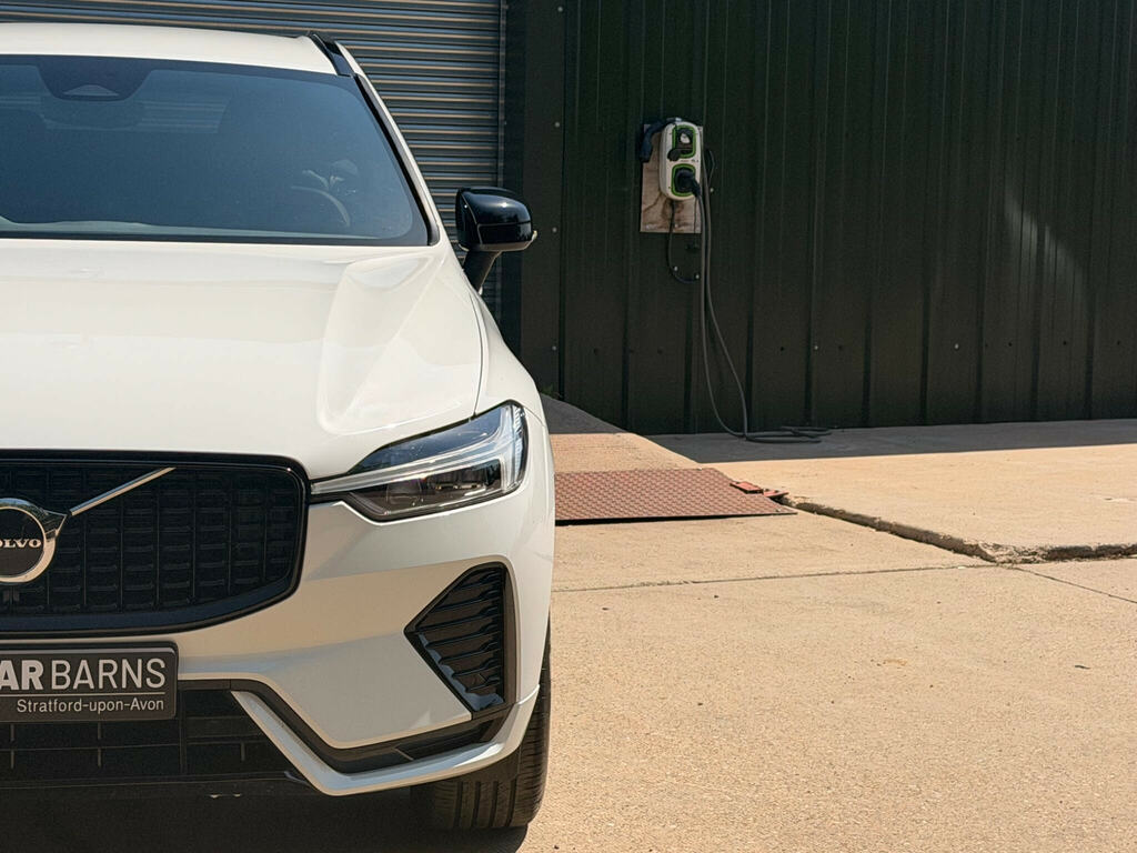 Volvo XC60 2.0 B5 Mhev R-design Awd Euro 6 Ss NV71DGE White #6