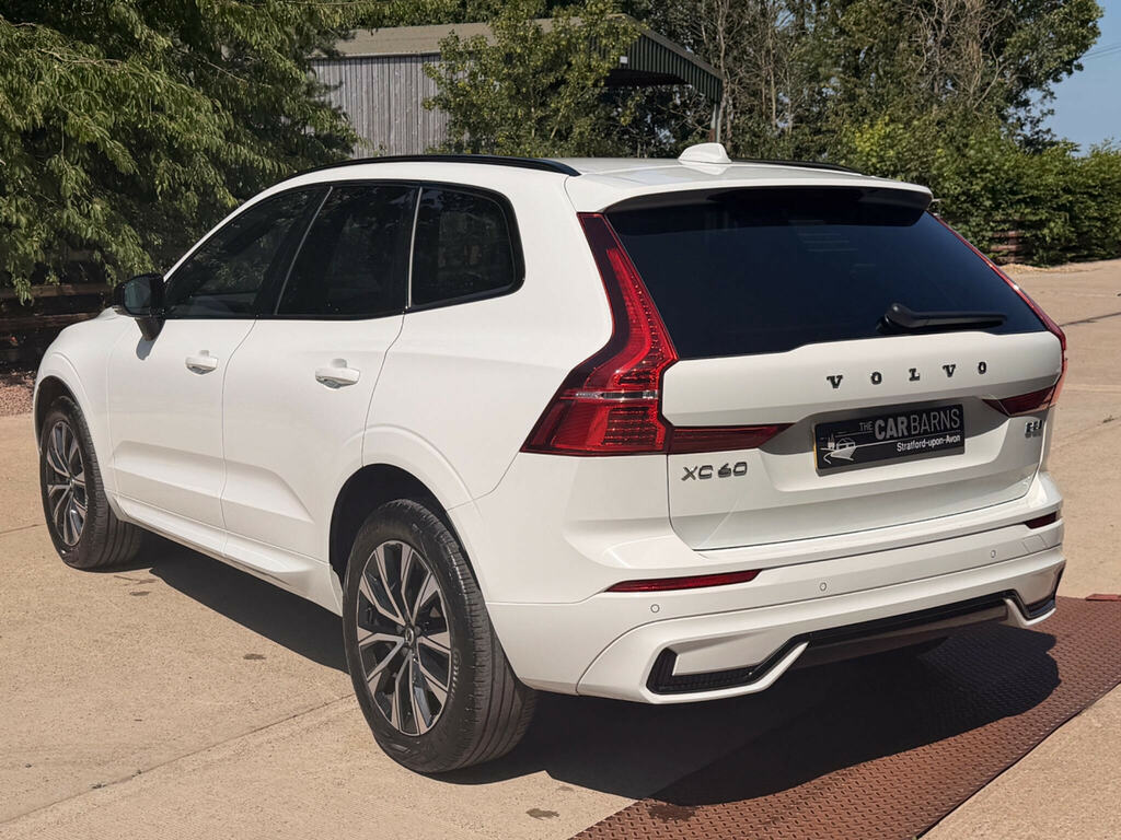 Volvo XC60 2.0 B5 Mhev R-design Awd Euro 6 Ss NV71DGE White #3