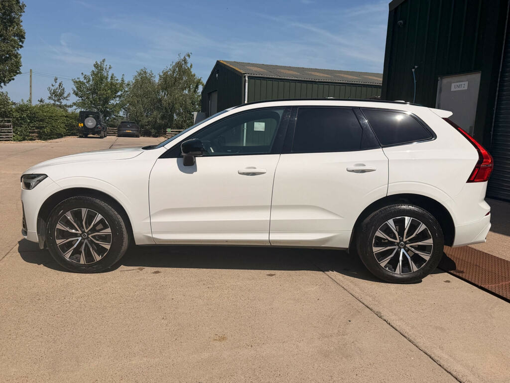 Volvo XC60 2.0 B5 Mhev R-design Awd Euro 6 Ss NV71DGE White #4