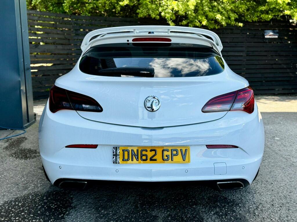 Vauxhall Astra GTC 2.0T Vxr Euro 5 Ss White #2