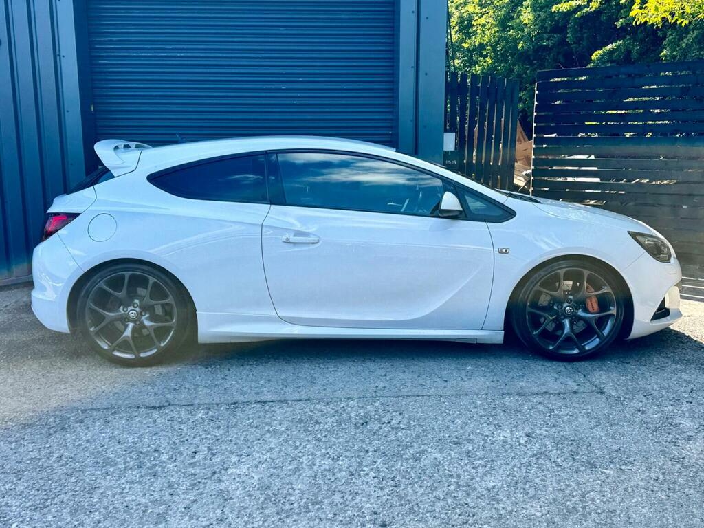 Vauxhall Astra GTC 2.0T Vxr Euro 5 Ss White #4