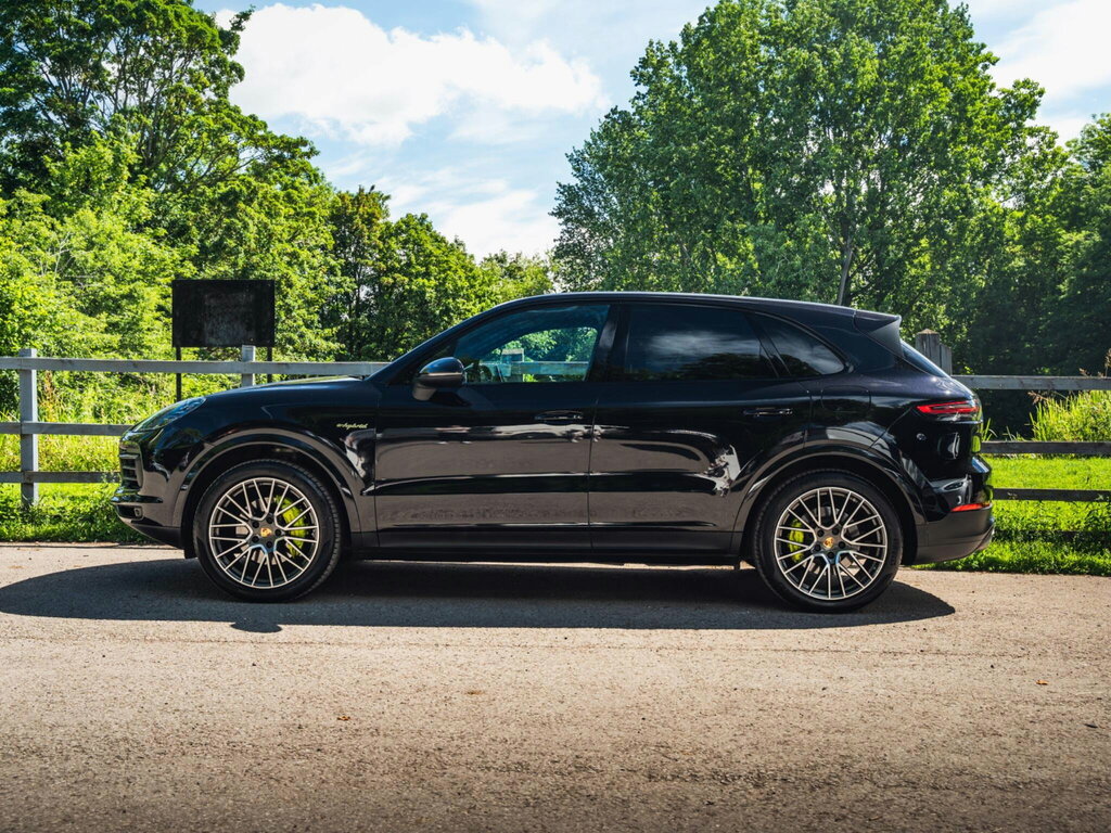 Porsche Cayenne 2018 4.0T V8 Turbo Suv Tiptronics 4Wd E Black #5