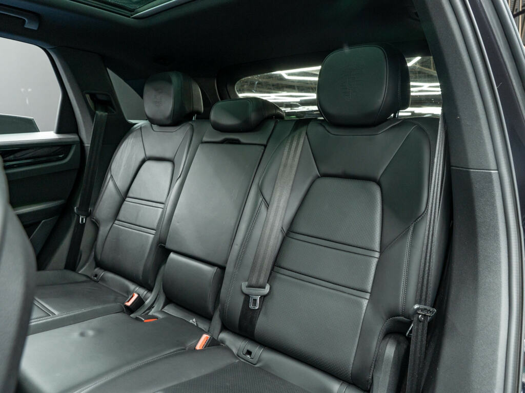Porsche Cayenne 2018 4.0T V8 Turbo Suv Tiptronics 4Wd E Black #18