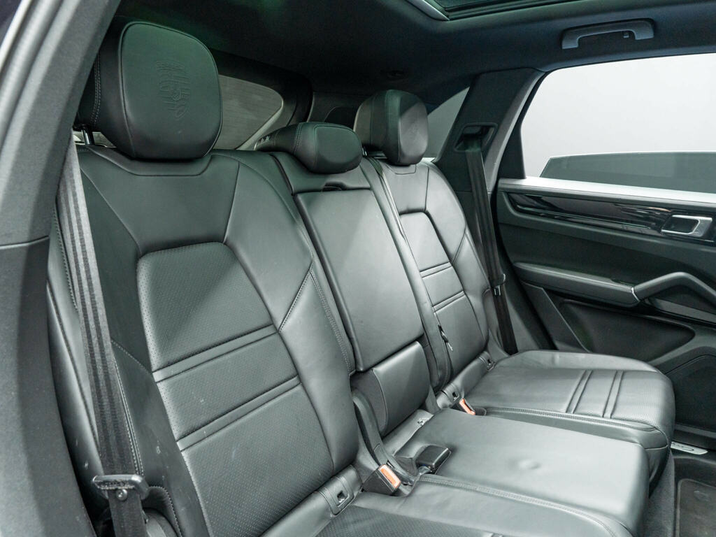 Porsche Cayenne 2018 4.0T V8 Turbo Suv Tiptronics 4Wd E Black #16