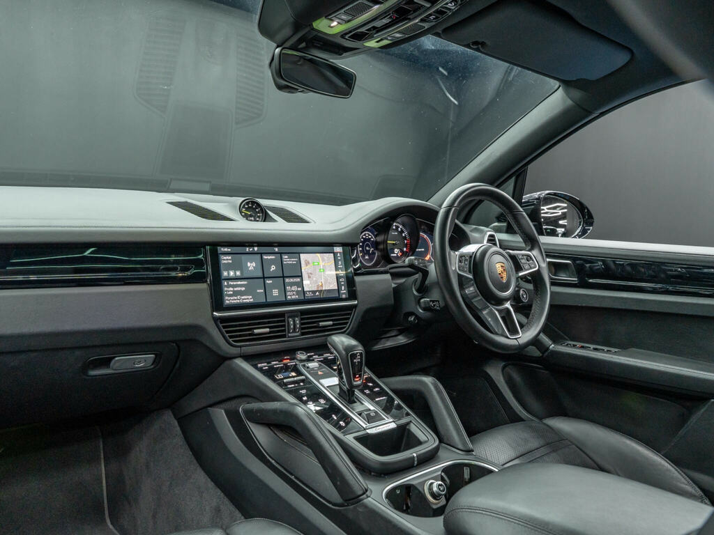 Porsche Cayenne 2018 4.0T V8 Turbo Suv Tiptronics 4Wd E Black #11