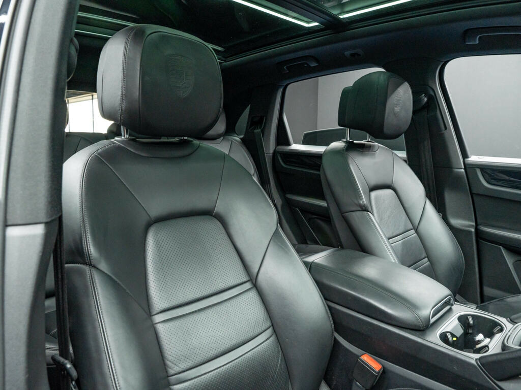 Porsche Cayenne 2018 4.0T V8 Turbo Suv Tiptronics 4Wd E Black #15