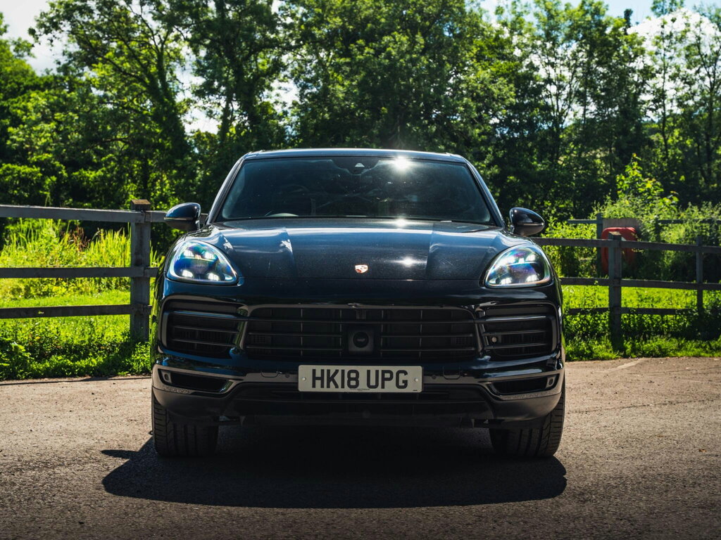 Porsche Cayenne 2018 4.0T V8 Turbo Suv Tiptronics 4Wd E Black #2