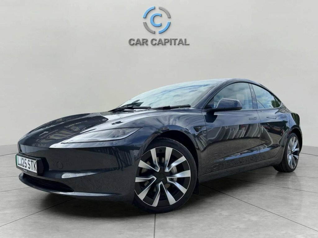 Tesla Model 3 Saloon Grey