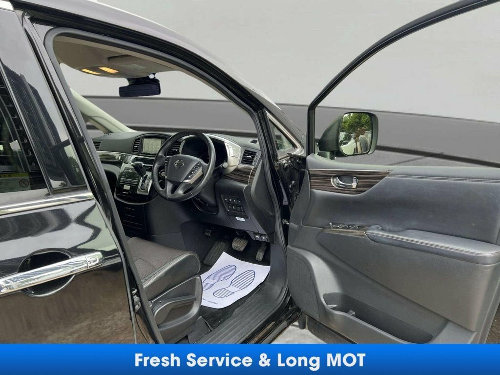 Nissan Elgrand  White #17