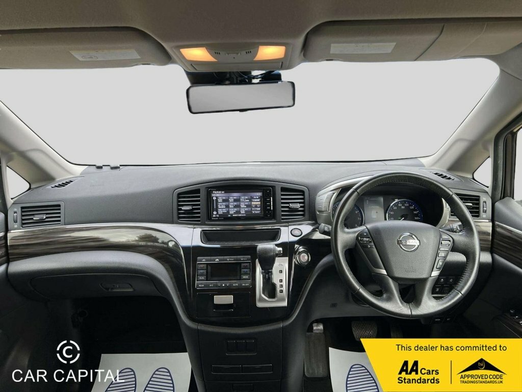 Nissan Elgrand  White #16