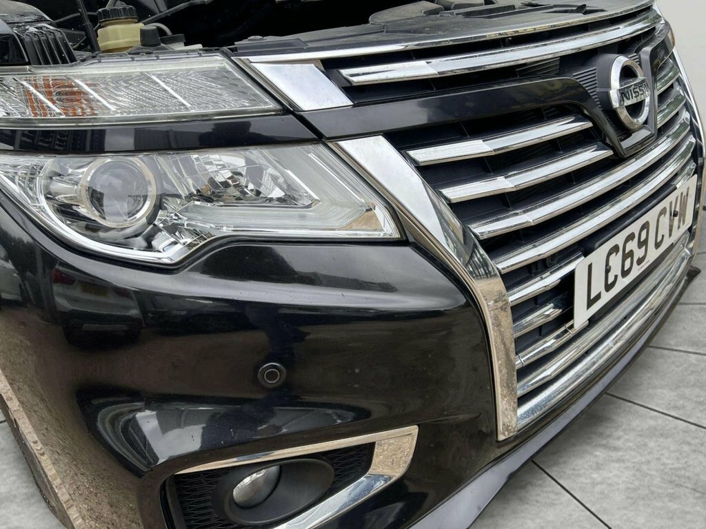 Nissan Elgrand  White #35