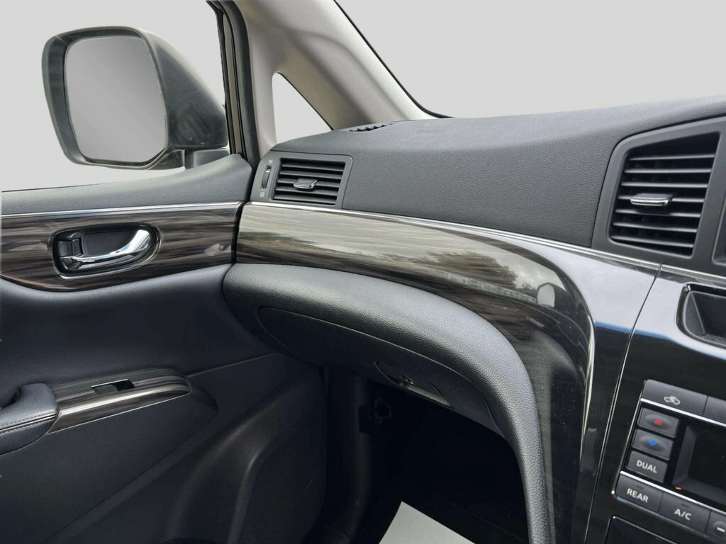 Nissan Elgrand  White #31