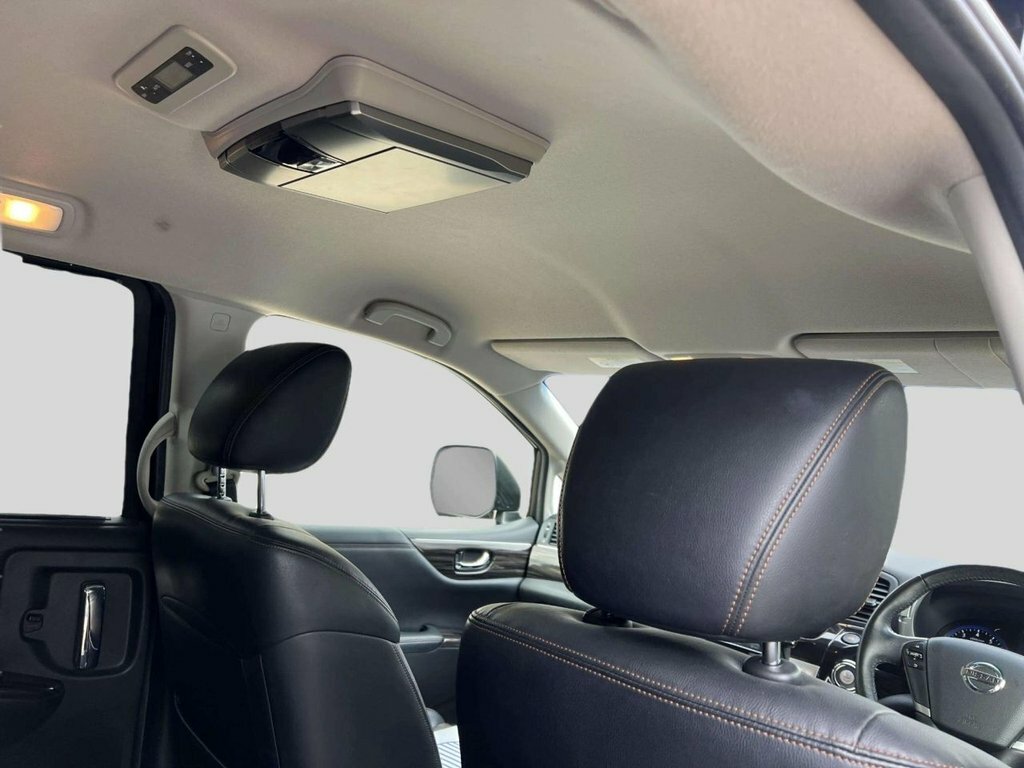 Nissan Elgrand  White #15