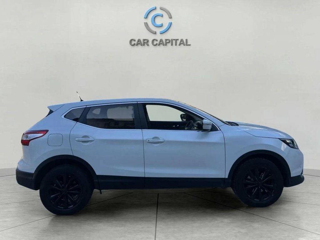 Nissan Qashqai 1.2L Acenta Premium White #4