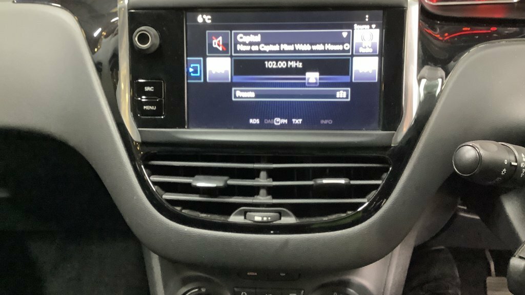Peugeot 208 Active White #6