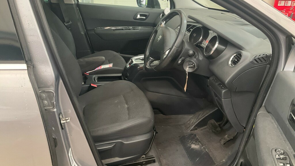 Peugeot 5008 1.6 E Blue #24