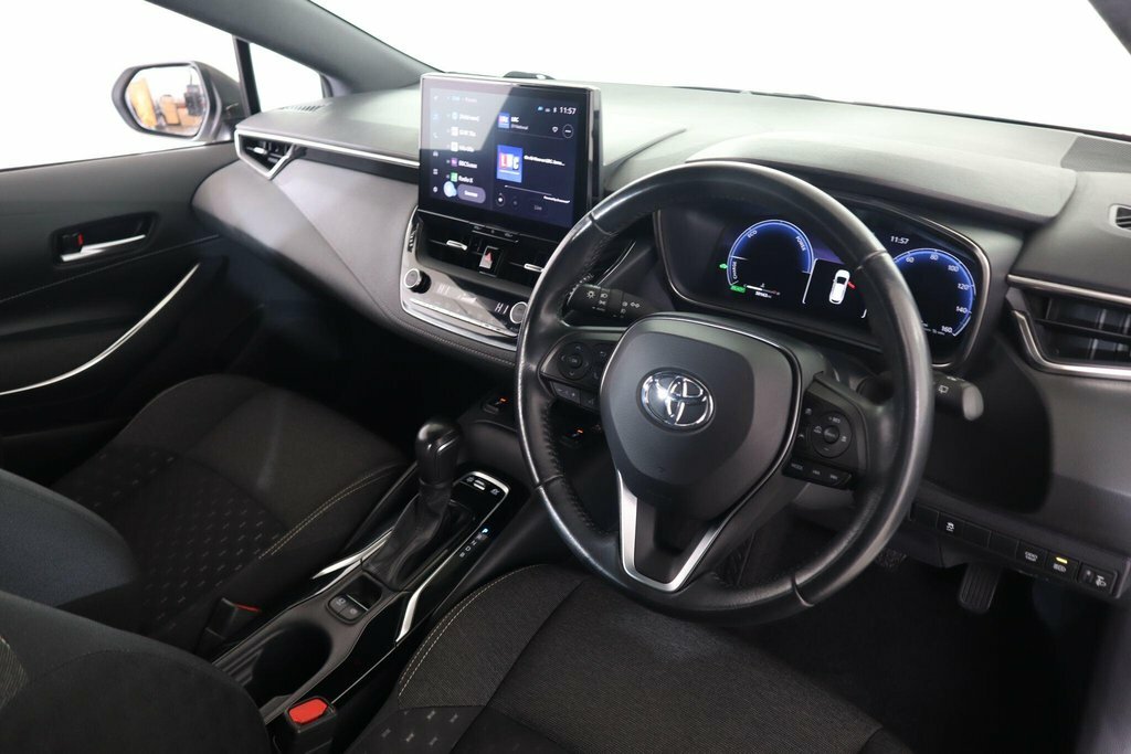 Toyota Corolla 1.8L Icon RF72HPK White #2