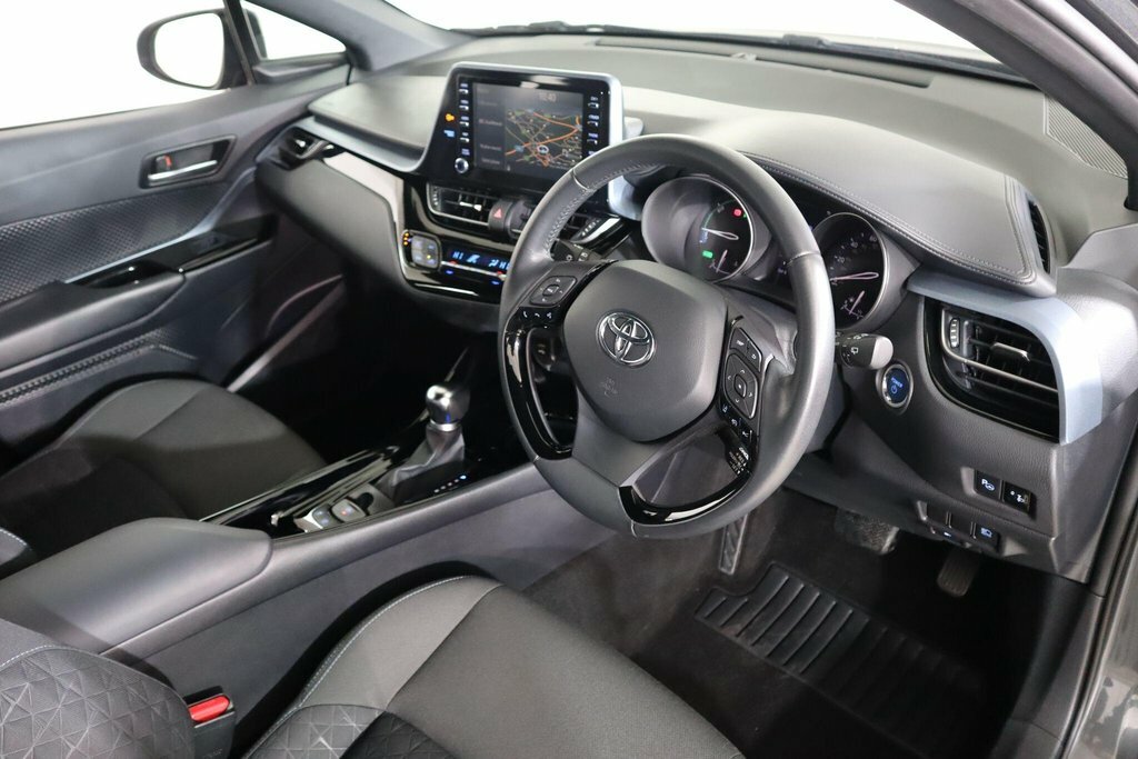 Toyota C-Hr 1.8L Design FH69OXJ Grey #2