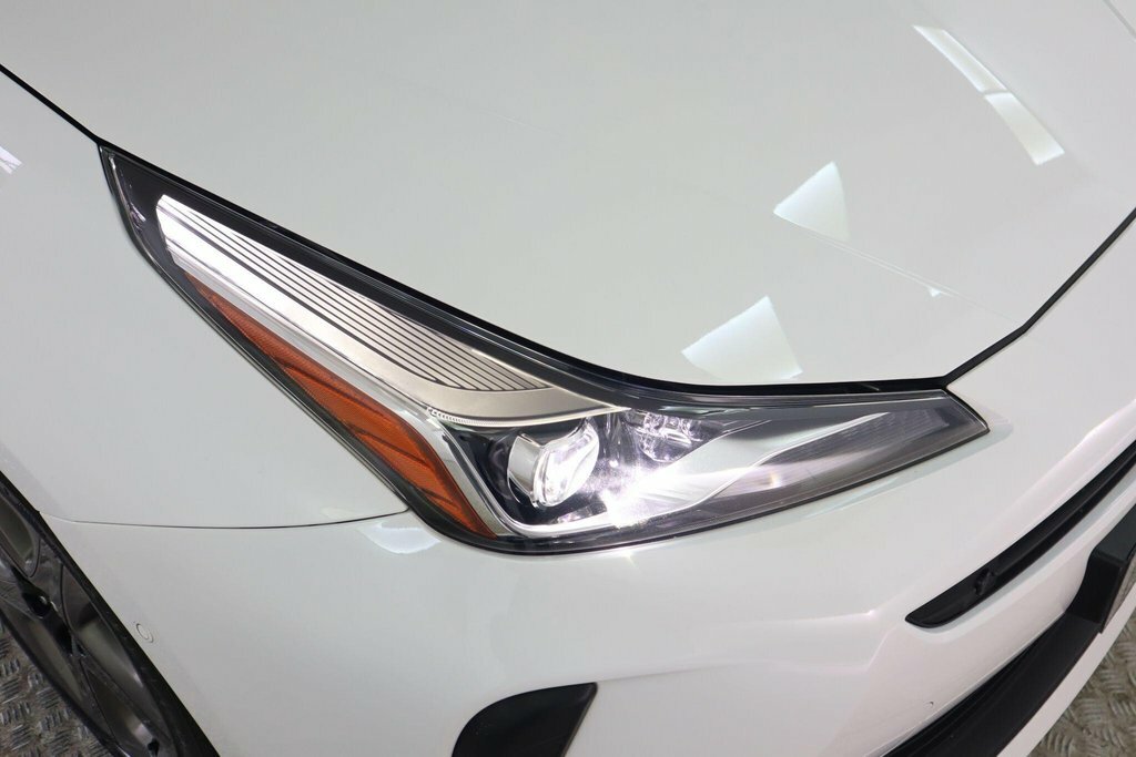 Toyota Prius+ White #42
