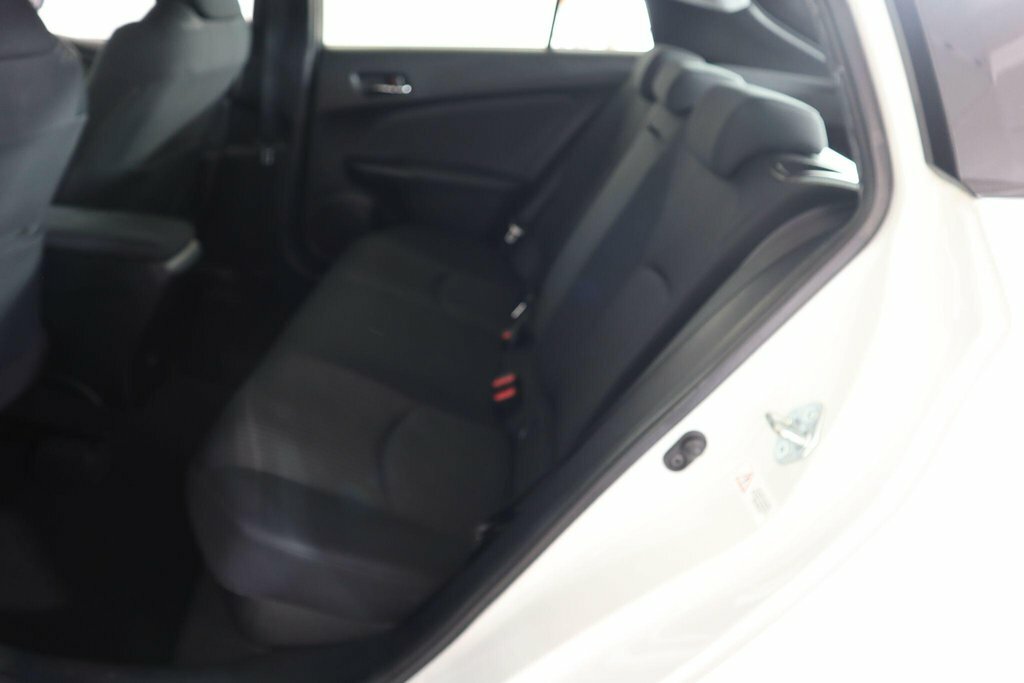 Toyota Prius+ White #13