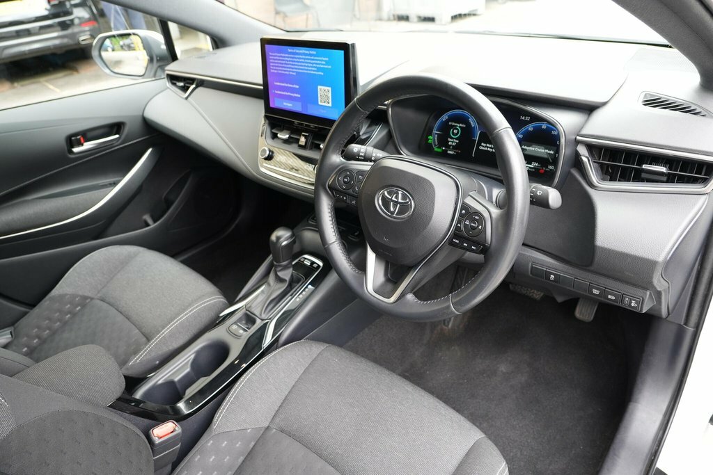 Toyota Corolla 1.8L Icon YH73MOU White #2