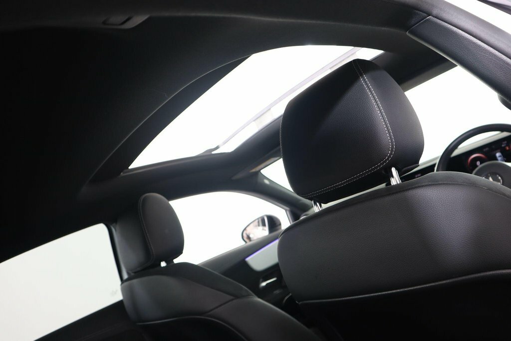 Mercedes-Benz A Class 1.3L Amg Line Edition SO71HLU White #5