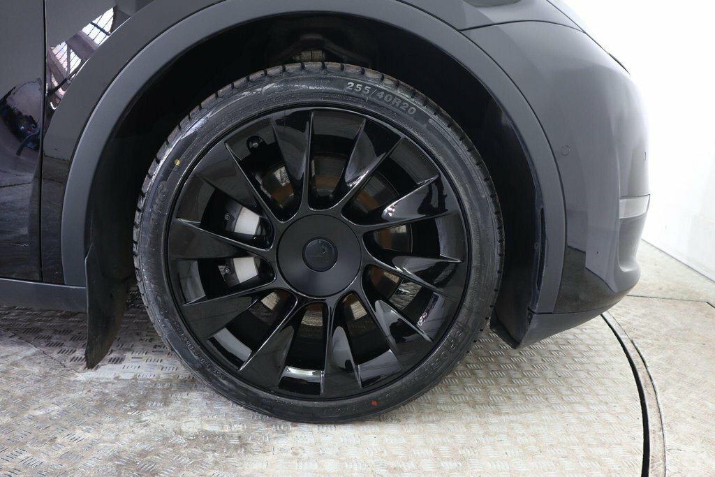 Tesla Model Y Long Range White #19