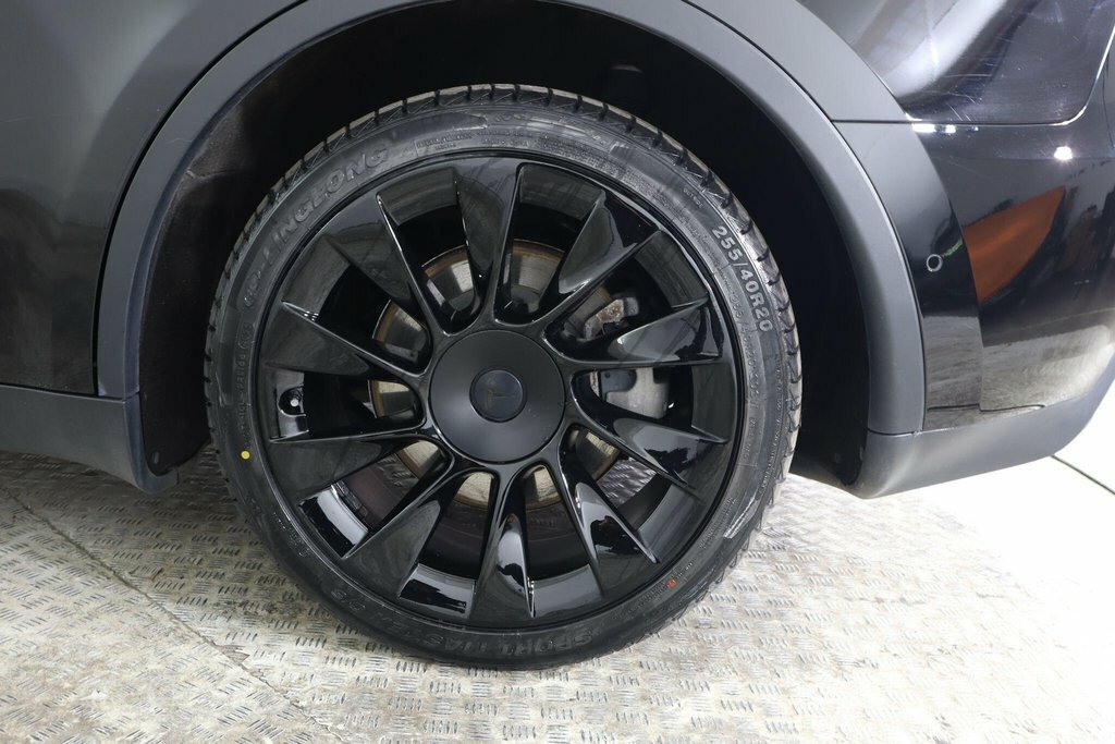 Tesla Model Y Long Range White #21