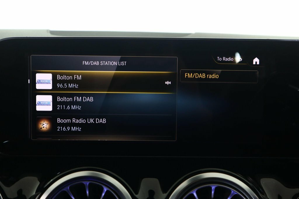 Mercedes-Benz GLA Class Suv Black #30