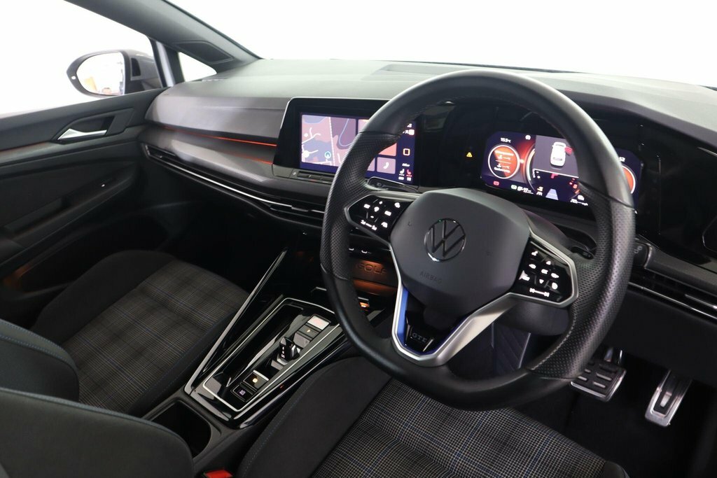 Volkswagen e-Golf Hatchback Black #9