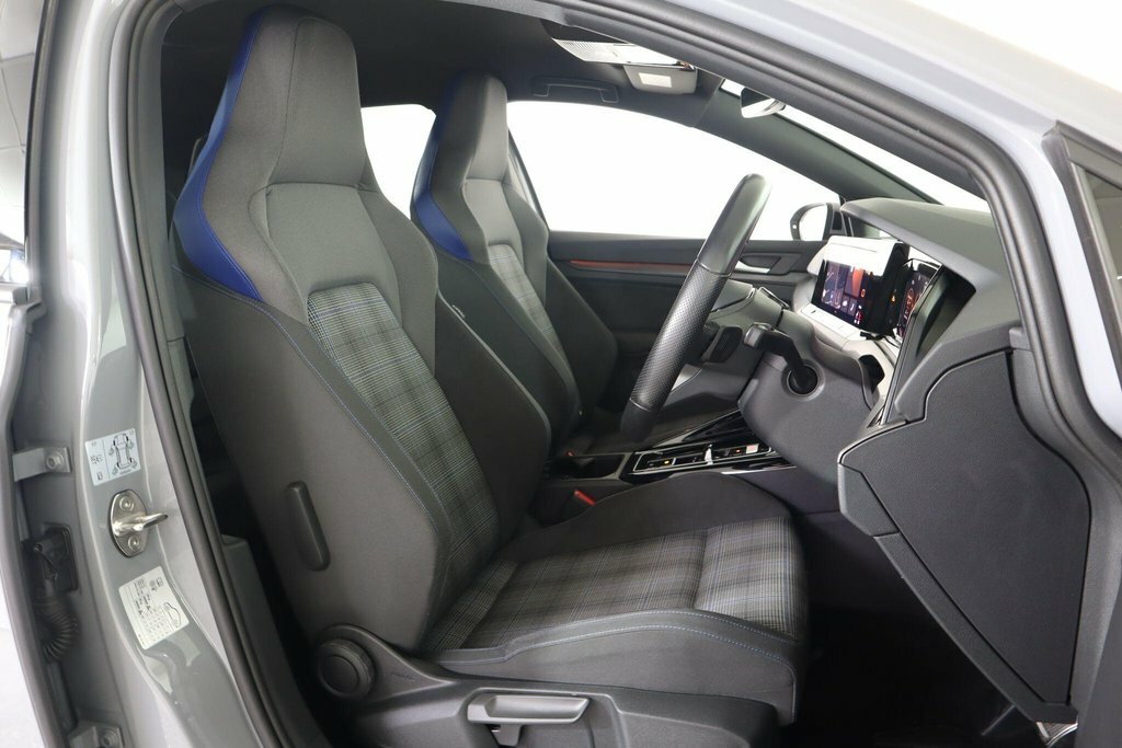 Volkswagen e-Golf Hatchback Black #11